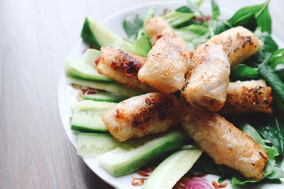 Đội ngũ đầu bếp và nhân viên tại quán